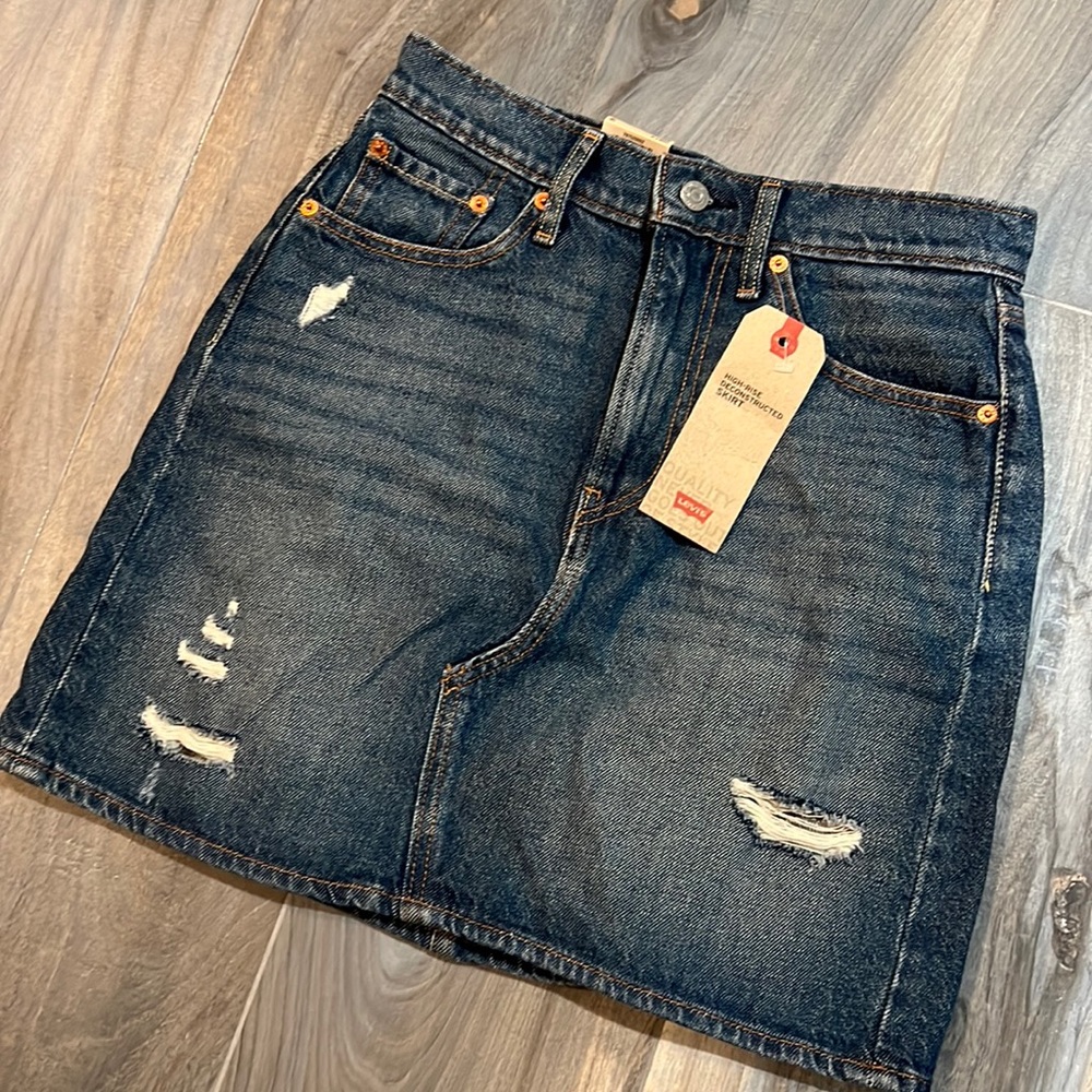 Levi’s classic denim skirt